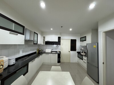 อัปเดตล่าสุด 7/3/68 :  ริเวอไรน์ เพลส คอนโดมิเนียม /  218.43 ตารางเมตร ชั้น 12 *-16