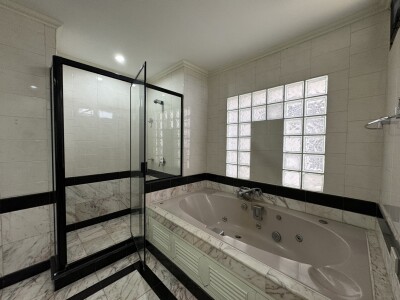 อัปเดตล่าสุด 7/3/68 :  ริเวอไรน์ เพลส คอนโดมิเนียม /  218.43 ตารางเมตร ชั้น 12 *-21