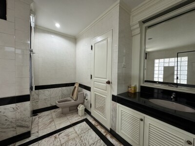 อัปเดตล่าสุด 7/3/68 :  ริเวอไรน์ เพลส คอนโดมิเนียม /  218.43 ตารางเมตร ชั้น 12 *-18