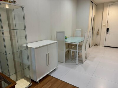 จามจุรี สแควร์ เรสซิเด้นส์ / 61 ตร.ม. • ชั้น 8-11