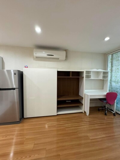 จามจุรี สแควร์ เรสซิเด้นส์ / 61 ตร.ม. • ชั้น 8-4