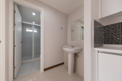 อัปเดตล่าสุด 21/02/68 :  อิลีเม้นท์ ศรีนครินทร์ / 52.75  ตรม. ชั้น 6 ตึก C-14