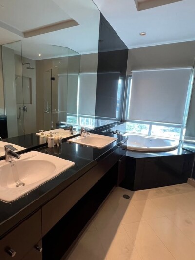 รอยัล เรสสิเดนซ์ พาร์ค / 220 ตรม. *-19