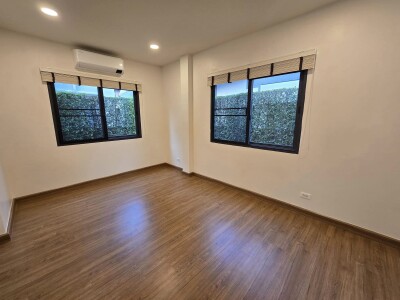 เซนโทร บางนา / 190 ตรม.-8