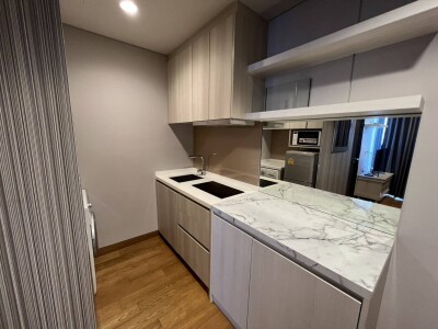 เดอะ ลุมพินี 24 / 31 ตรม.  ชั้น: 30 *-11