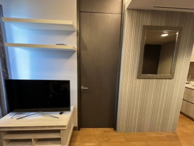 เดอะ ลุมพินี 24 / 31 ตรม.  ชั้น: 30 *-9