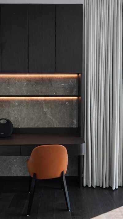 ลาวิค สุขุมวิท 57 / 114.66 ตรม ชั้น 17 ห้องมุม-16