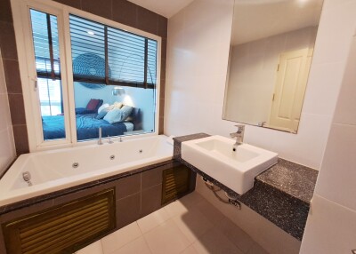 เอ สเปซ เพลย์ รัชดา - สุทธิสาร / 76 ตรม. ชั้น : 3-8