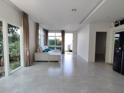 โครงการ มัณฑนาบางนา-วงแหวน  / พื้นที่ใช้สอย 158 ตารางเมตร   • 3 ห้องนอน  • 3 ห้องน้ำ-3