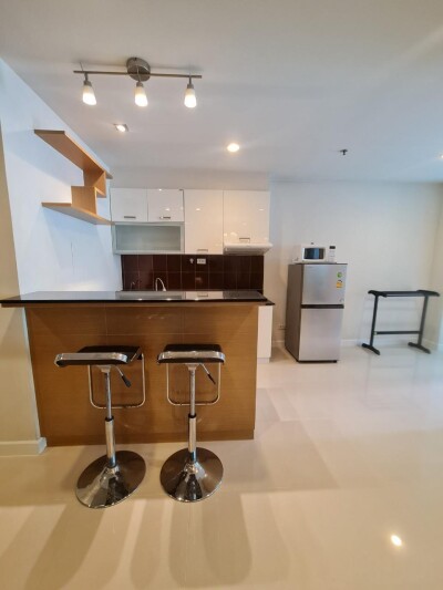 สุขุมวิท ลิฟวิ่ง ทาวน์ /  57 ตรม.ชั้น8-6