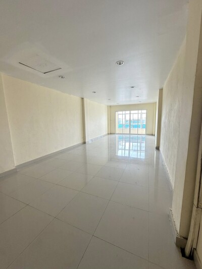 อัปเดตล่าสุด 11/4/2568 : อาคารพาณิชย์ ริมถนน ติดถนนใหญ่ พระราม 2-เอกชัย-6