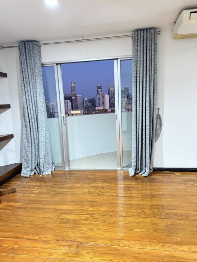 วิทยุ คอมเพล็กซ์ /  120 ตรม. ชั้น 22 ตึก C 1-14