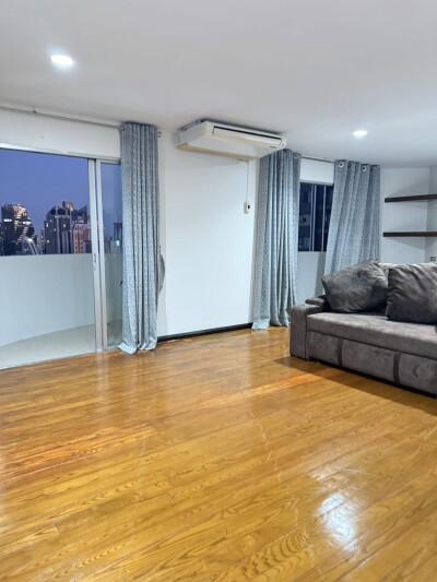 วิทยุ คอมเพล็กซ์ /  120 ตรม. ชั้น 22 ตึก C 1-5