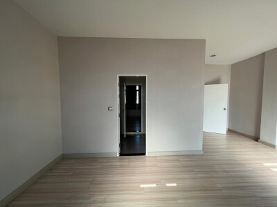 "หมู่บ้าน up town สาธุประดิษฐ์ "ใจกลางเมือง 4ชั้น 3ห้องนอน 4ห้องน้ำ-6