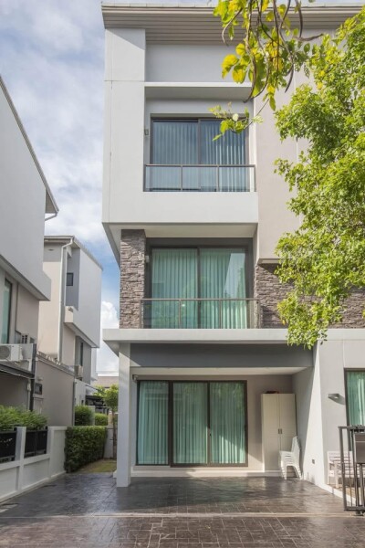 บ้านกลางเมือง Classe เอกมัย-รามอินทรา / ▪️บ้านแฝด 3 ชั้น  ▪️เนื้อที่ดิน 36.3  ตร.ว พื้นที่ใช้สอย 241ตร.ม.-3