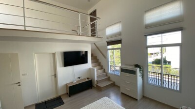 อัพเดทล่าสุด 7/7/2568 : อินดี้ 2 บางนา - รามคำแหง 2 / พื้นที่ใช้สอย: 160 ตร.ม.  จำนวนชั้น: 3 ชั้น