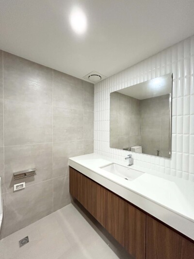 ริเวอไรน์ เพลส คอนโดมิเนียม / Riverine Place Condominium