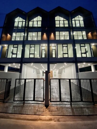 SPACE Home Office ทำเลดี ไม่ไกลจากรถไฟฟ้า • โครงการตั้งอยู่ใน ถนนสุขุมวิท 101/1-3