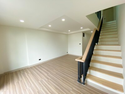 SPACE Home Office ทำเลดี ไม่ไกลจากรถไฟฟ้า • โครงการตั้งอยู่ใน ถนนสุขุมวิท 101/1-12