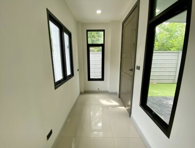 SPACE Home Office ทำเลดี ไม่ไกลจากรถไฟฟ้า • โครงการตั้งอยู่ใน ถนนสุขุมวิท 101/1-6