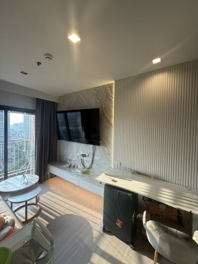 ไลฟ์ อโศก ไฮป์ / Life Asoke Hype-2