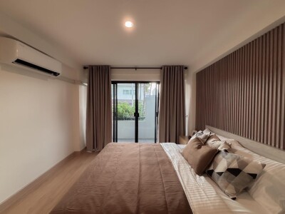 อีสท์ วูด พาร์ค / • ขนาด 65 ตร.ม.  • 2 ห้องนอน 1 ห้องน้ำ