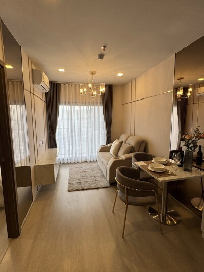 ไลฟ์ พหล -  ลาดพร้าว / ห้องชั้น 24 ขนาด 35 ตรม