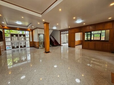 บ้านเดี่ยวลาดพร้าว 93 / บ้าน 3 ชั้น ขนาดพื้นที่ 111 ตรว. พื้นที่ใช้สอย 800 ตรม