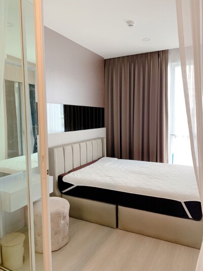 เดอ ลาพีส จรัญ 81 / De Lapis Charan 81-2