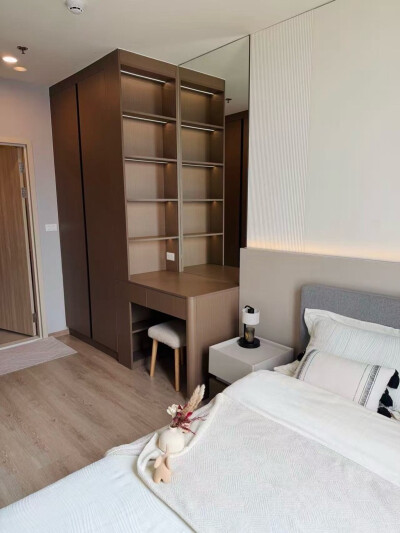 โนเบิล นิว ดิสทริค อาร์ไนน์ / Noble Nue District R9