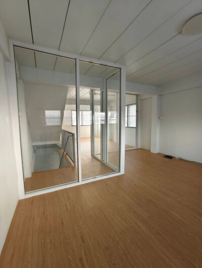 อัพเดทล่าสุด 6/12/2568 : 🏡 ให้เช่า อาคารพาณิชย์ หลังหัวมุม ซอยเทพารักษ์ 78 (โกสิน)