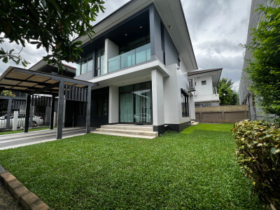 เศรษฐสิริ กรุงเทพกรีฑา