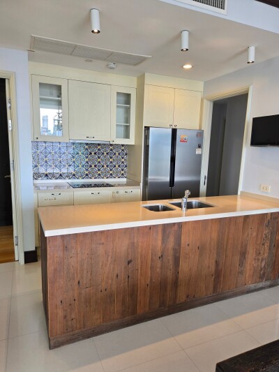 อกัสตัน สุขุมวิท 22 / ขนาด 155 ตร.ม. | ชั้น 28 | เพดานสูง 2.8 ม.