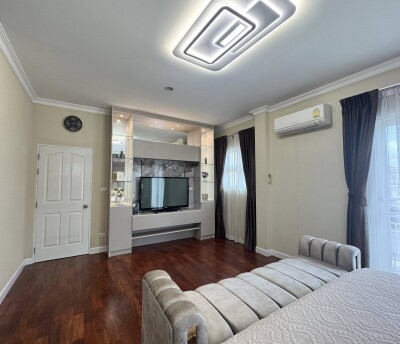 หมู่บ้านเพอร์เฟคมาสเตอร์พีซ เดอะเมโทรพระราม 9  / 🏠 พื้นที่ใช้สอย: 288 ตารางเมตร 🏡 บ้านเดี่ยวหน้าบ้านหันทิศใต้ อยู่สบาย