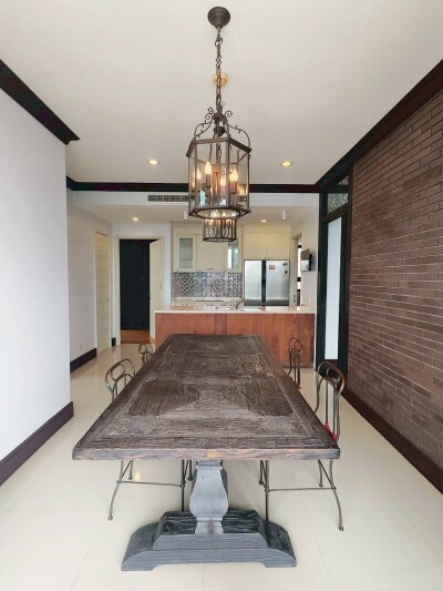 อกัสตัน สุขุมวิท 22 / ขนาด 155 ตร.ม. | ชั้น 28 | เพดานสูง 2.8 ม.