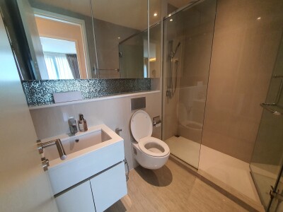 เอช คอนโด สุขุมวิท 43 / 📐 ขนาด 70 ตร.ม. | 🛏 2 ห้องนอน | 🛁 2 ห้องน้ำ | ชั้น 10