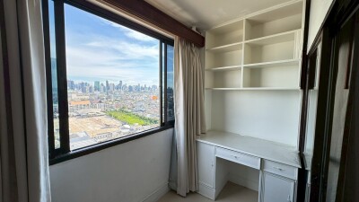 ศรีวรา แมนชั่น 1 / 🛏 3 ห้องนอน | 2 ห้องน้ำ | 1 ห้องครัว 📐 พื้นที่ใช้สอยกว้างขวาง 160 ตร.ม.