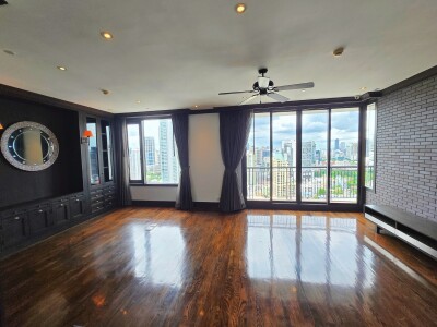 อกัสตัน สุขุมวิท 22 / ขนาด 155 ตร.ม. | ชั้น 28 | เพดานสูง 2.8 ม.