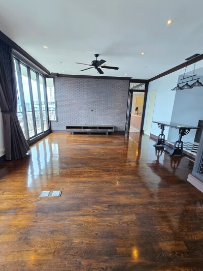 อกัสตัน สุขุมวิท 22 / ขนาด 155 ตร.ม. | ชั้น 28 | เพดานสูง 2.8 ม.