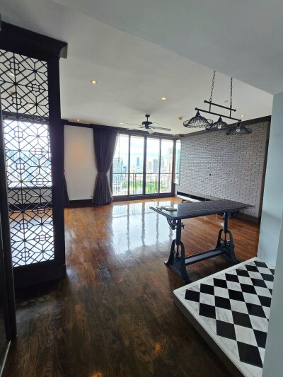 อกัสตัน สุขุมวิท 22 / ขนาด 155 ตร.ม. | ชั้น 28 | เพดานสูง 2.8 ม.