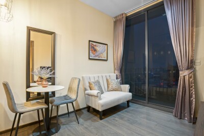 เอดจ์ บาย แสนสิริ สุขุมวิท 23 / 1 ห้องนอน 1 ห้องน้ำ  ขนาด 32 ตร.ม.  ชั้น 28 วิวสวย