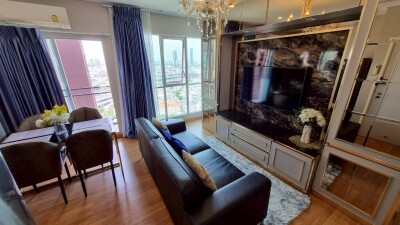 ลุมพินี เพลส รัชดา - สาธุ / 3 ห้องนอน  2 ห้องน้ำ  ขนาด 60 ตร.ม. (หายากมากสำหรับขนาดนี้)  ชั้น 28 ห้องมุม มีระเบียง 2 ด้า-1