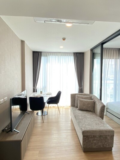 ลอยด์ ศูนย์วิจัย - ทองหล่อ / 📍 ห้องมุม ชั้น 8 📐 ขนาด 27 ตร.ม.-1