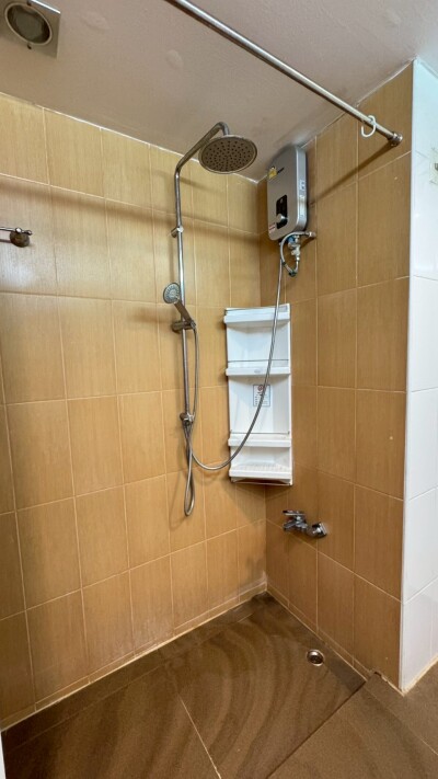 ศรีวรา แมนชั่น 1 / 🛏 3 ห้องนอน | 2 ห้องน้ำ | 1 ห้องครัว 📐 พื้นที่ใช้สอยกว้างขวาง 160 ตร.ม.