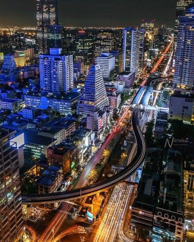 เอ็ม สีลม / 🛏 1 ห้องนอน | 1 ห้องน้ำ | 53 ตร.ม.