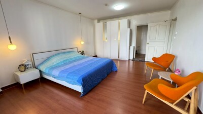 ศรีวรา แมนชั่น 1 / 🛏 3 ห้องนอน | 2 ห้องน้ำ | 1 ห้องครัว 📐 พื้นที่ใช้สอยกว้างขวาง 160 ตร.ม.