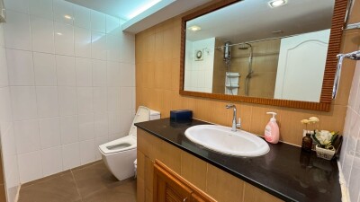 ศรีวรา แมนชั่น 1 / 🛏 3 ห้องนอน | 2 ห้องน้ำ | 1 ห้องครัว 📐 พื้นที่ใช้สอยกว้างขวาง 160 ตร.ม.