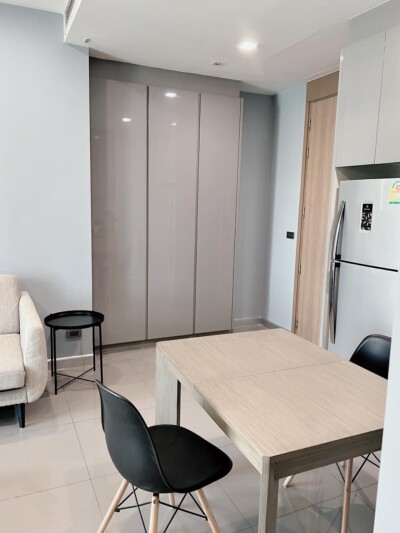 เอ็ม สีลม / 🛏 1 ห้องนอน | 1 ห้องน้ำ | 53 ตร.ม.