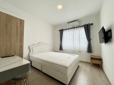 อินดี้ 2 บางนา - รามคำแหง 2 / 4 ที่จอดรถ  ขนาด 28.1 ตร.ว. พื้นที่ใช้สอย 122 ตร.ม.