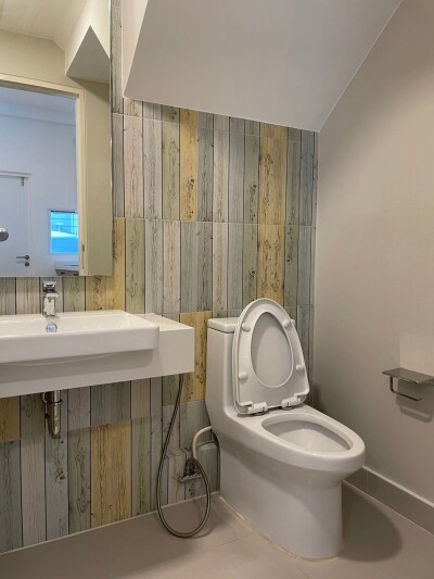 อินดี้ 2 บางนา - รามคำแหง 2 / 4 ที่จอดรถ  ขนาด 28.1 ตร.ว. พื้นที่ใช้สอย 122 ตร.ม.